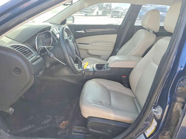 2017 CHRYSLER 300 — DENT