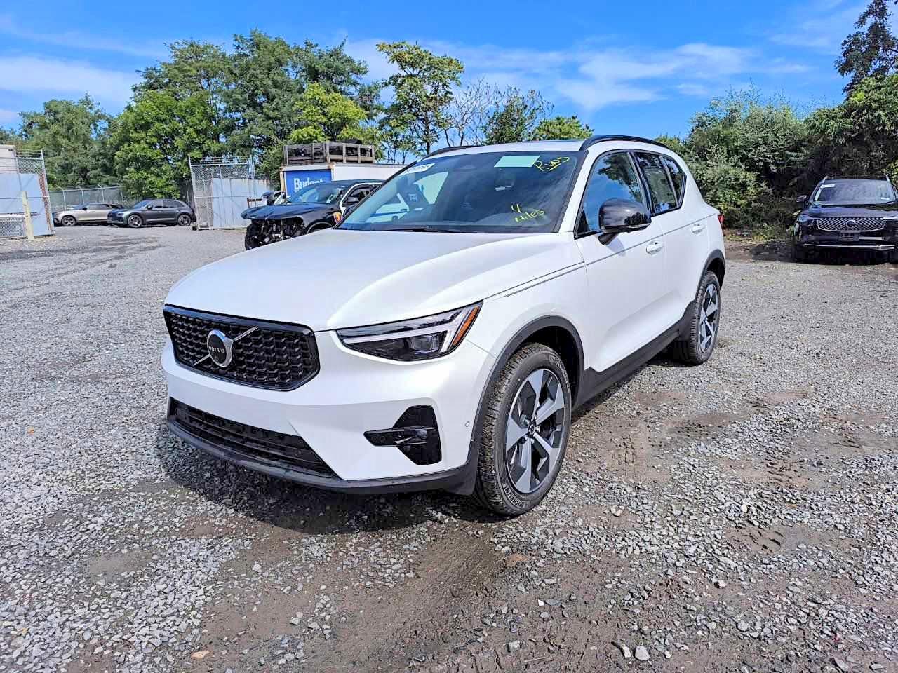 2026 VOLVO XC40 Plus Dark