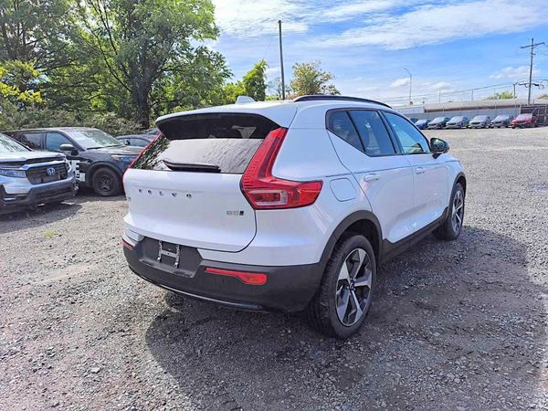 2026 VOLVO XC40 Plus Dark