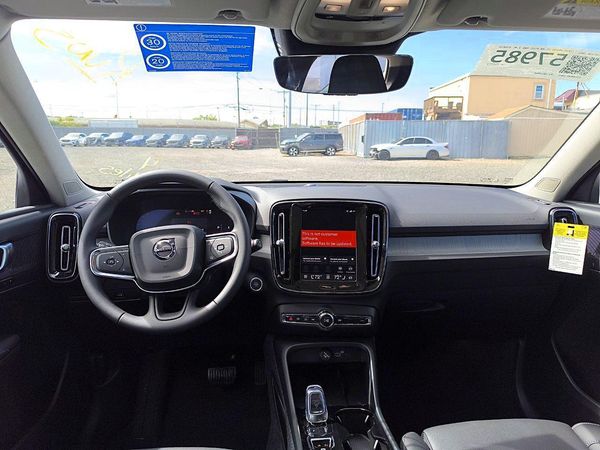 2026 VOLVO XC40 Plus Dark
