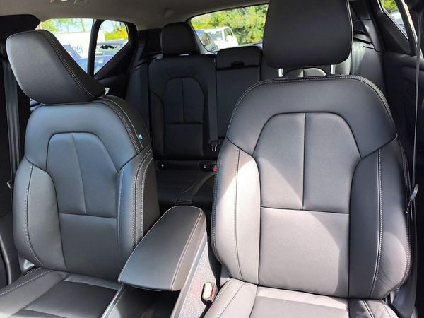2026 VOLVO XC40 Plus Dark