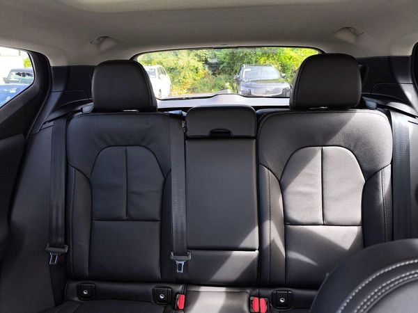 2026 VOLVO XC40 Plus Dark
