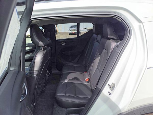 2026 VOLVO XC40 Plus Dark