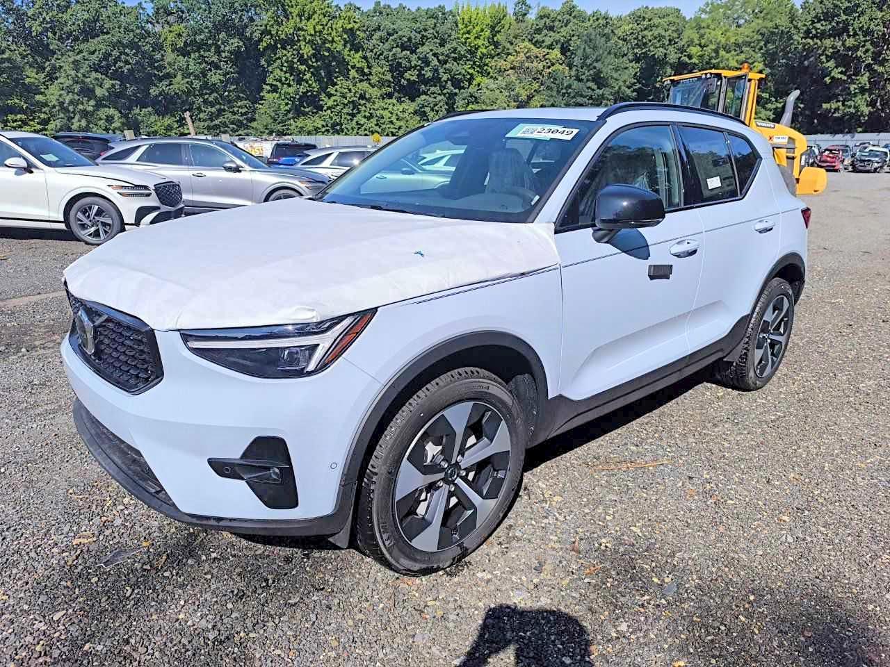 2026 VOLVO XC40