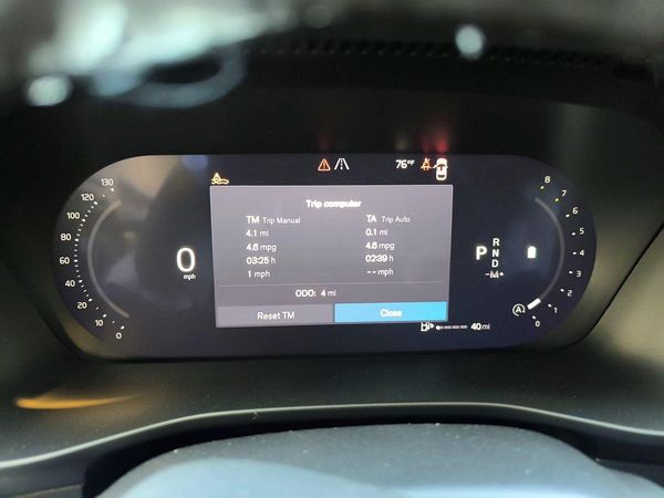 2026 VOLVO XC40