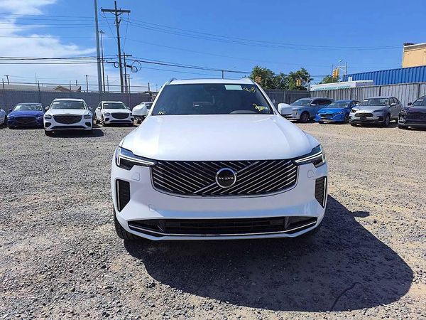 2026 VOLVO XC90