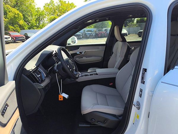 2026 VOLVO XC90