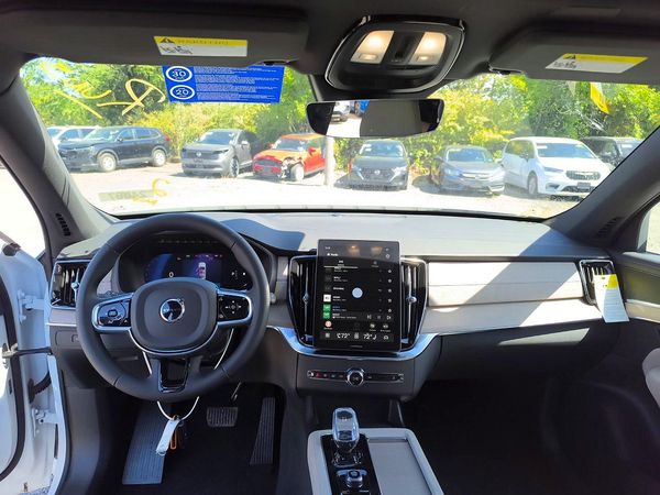 2026 VOLVO XC90
