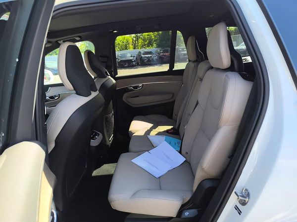 2026 VOLVO XC90