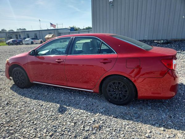 2014 TOYOTA CAMRY