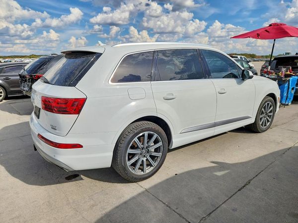 2018 AUDI Q7 quattro Prestige