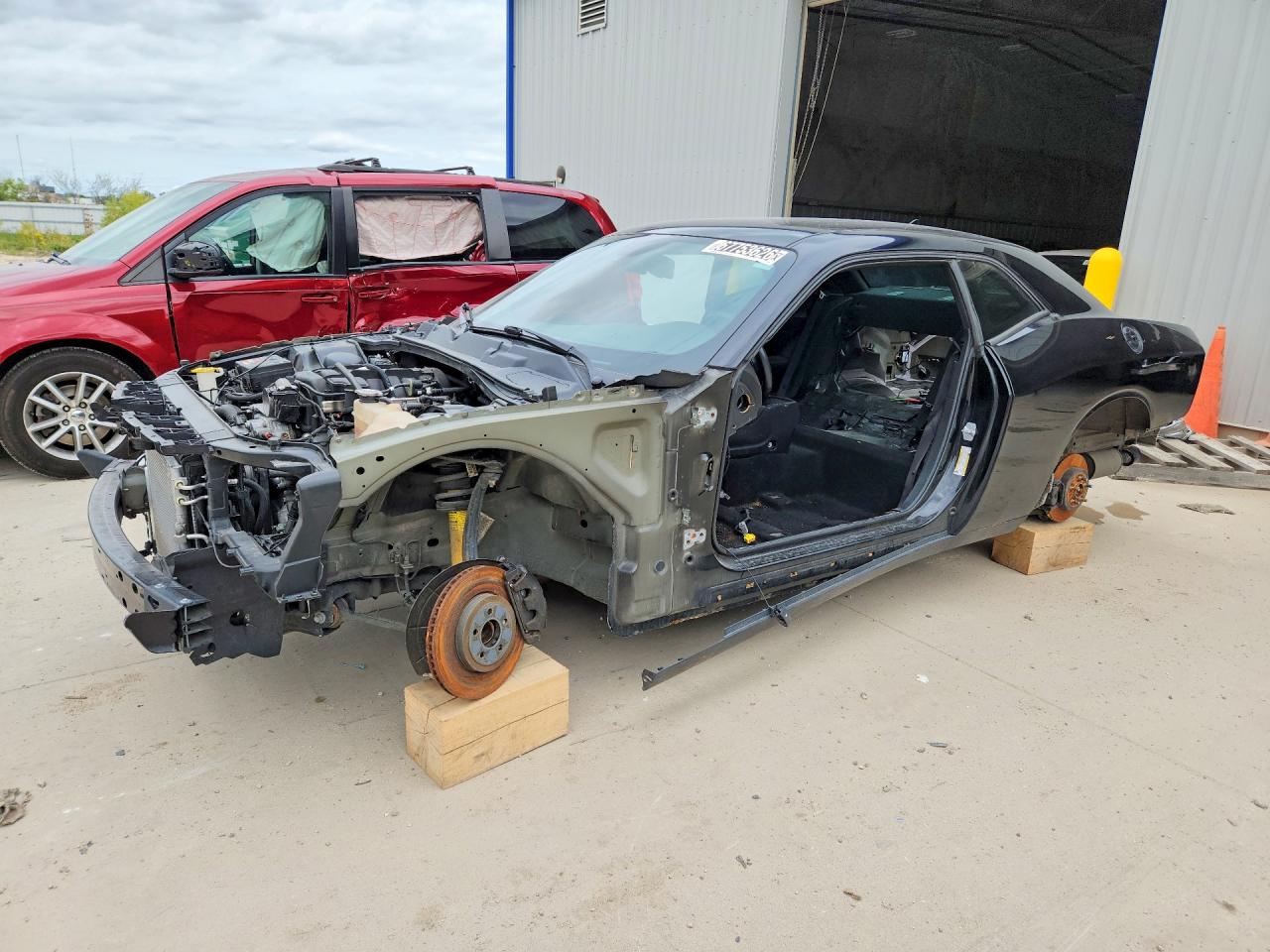 2020 DODGE CHALLENGER R/T — Front 3/4