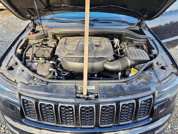 2018 JEEP CHEROKEE Overland — Engine bay