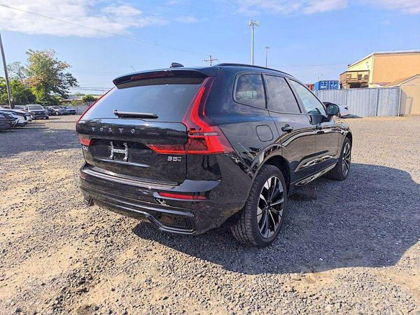 2026 VOLVO XC60 Plus Dark