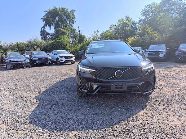 2026 VOLVO XC60 Plus Dark