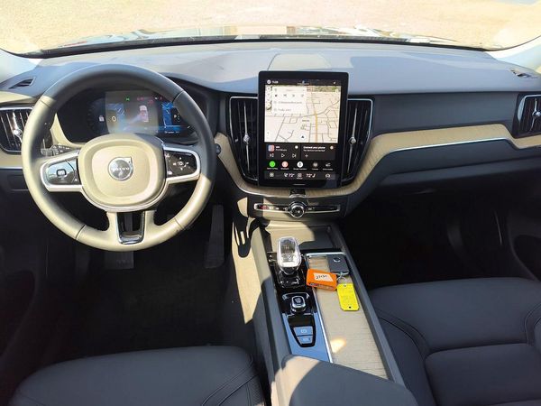 2026 VOLVO XC60 Plus Dark