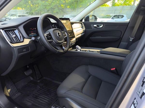 2026 VOLVO XC60