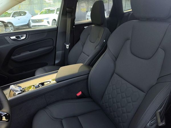 2026 VOLVO XC60
