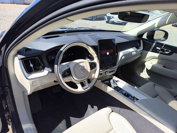 2026 VOLVO XC60
