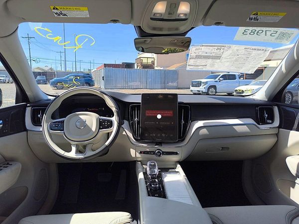 2026 VOLVO XC60