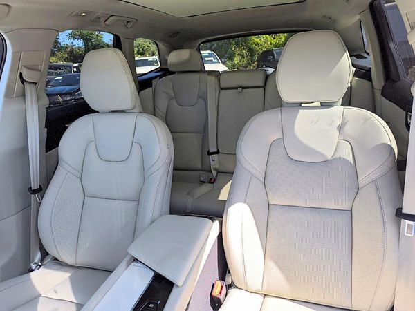 2026 VOLVO XC60