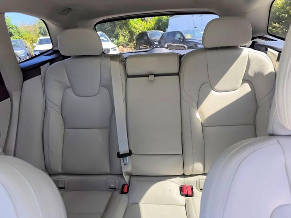 2026 VOLVO XC60