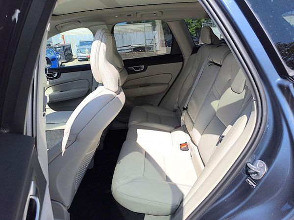 2026 VOLVO XC60