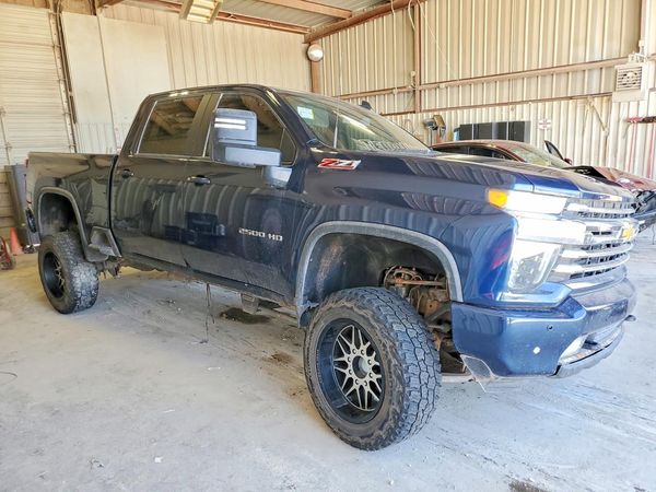 2022 CHEVROLET SILVERADO LT — Passenger 3/4