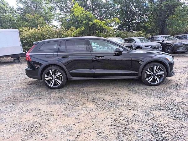 2026 VOLVO V60 CROSS COUNTRY Plus