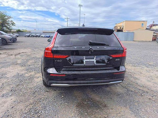 2026 VOLVO V60 CROSS COUNTRY Plus