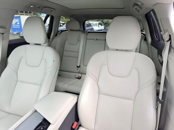 2026 VOLVO V60 CROSS COUNTRY Plus