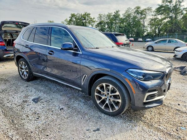 2022 BMW X5 xDrive40i — Passenger 3/4