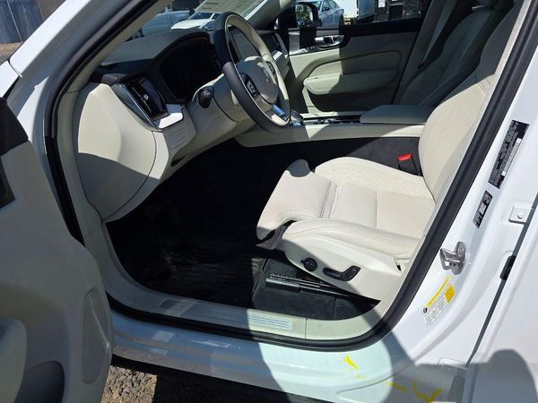 2026 VOLVO XC60