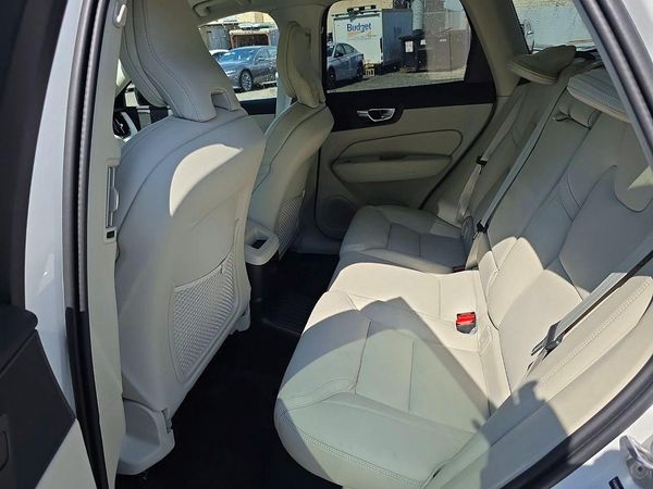2026 VOLVO XC60