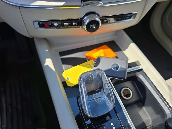 2026 VOLVO XC60