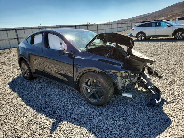 2026 TESLA MODEL Y — Passenger 3/4