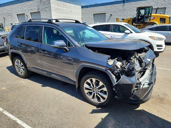 2021 TOYOTA RAV4 XLE Premium