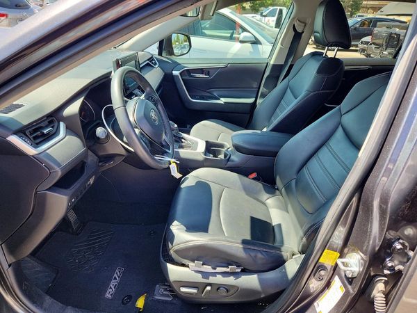 2021 TOYOTA RAV4 XLE Premium