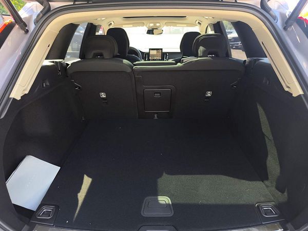 2026 VOLVO XC60