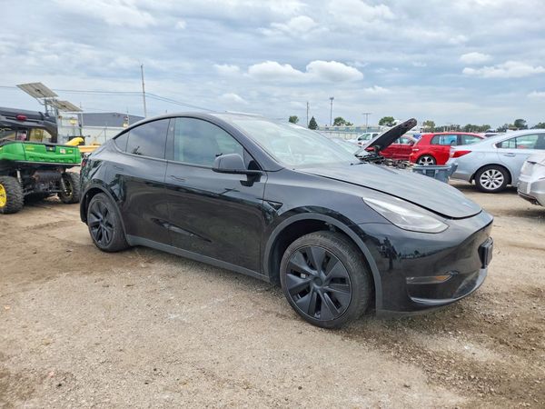 2025 TESLA MODEL Y