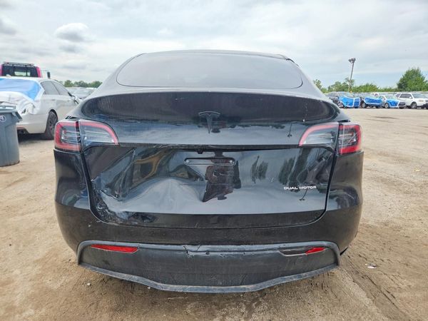 2025 TESLA MODEL Y