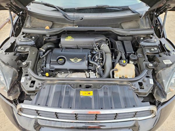 2014 MINI COOPER — Engine bay
