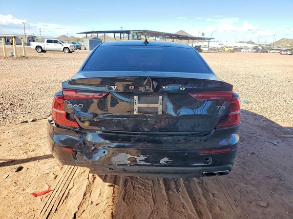 2019 VOLVO S60