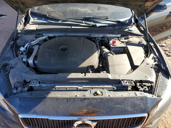 2019 VOLVO S60