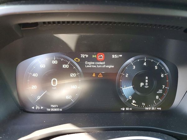 2021 VOLVO XC40 Momentum — ODOM