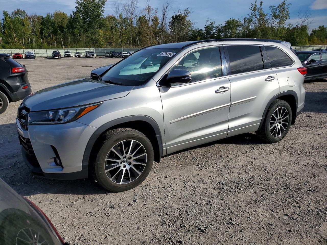 2017 TOYOTA HIGHLANDER SE/XLE