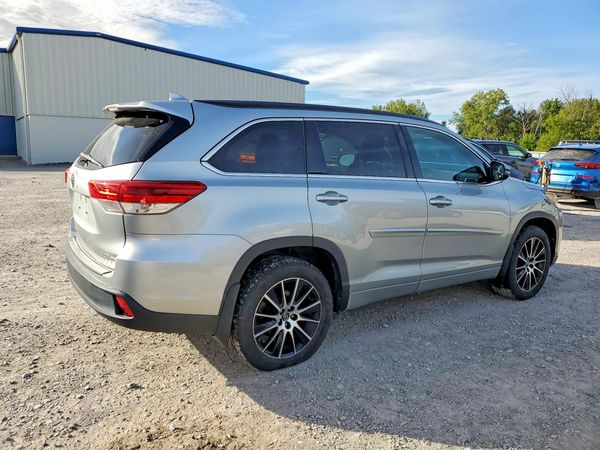 2017 TOYOTA HIGHLANDER SE/XLE