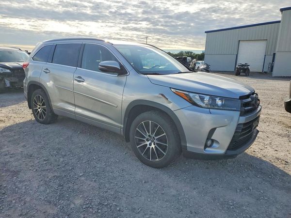 2017 TOYOTA HIGHLANDER SE/XLE