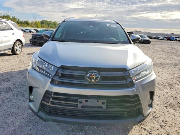 2017 TOYOTA HIGHLANDER SE/XLE
