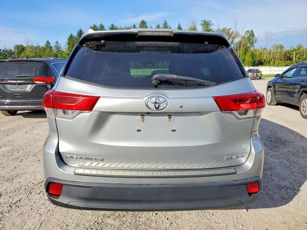 2017 TOYOTA HIGHLANDER SE/XLE